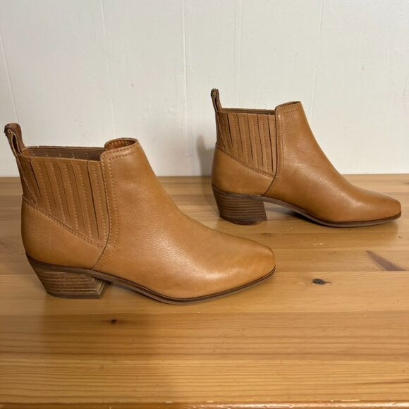 Lucky Brand Womens size 8.5 Brown Tan Ilisse Leather Ankle Bootie Cowboy Slip On - Picture 2 of 10